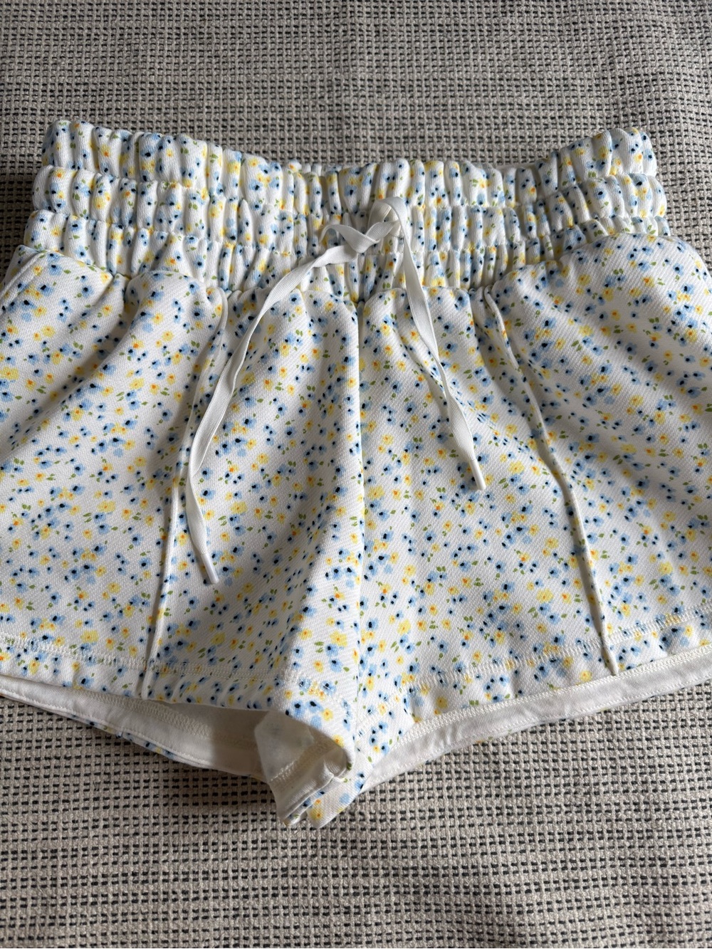 🎯50% OFF! Blogilates Women's Floral Lounge Shorts with Drawstring